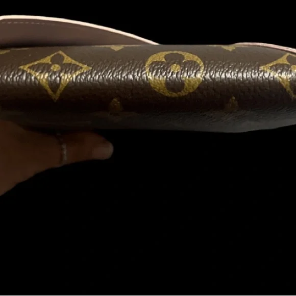 LV envelope clutch or crossbody!!! - Picture 7 of 12